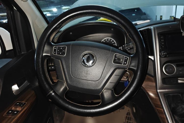 Used FORTHING Lingzhi PLUS 2021 2.0L Manual Luxury 7-Seater Steering Wheel