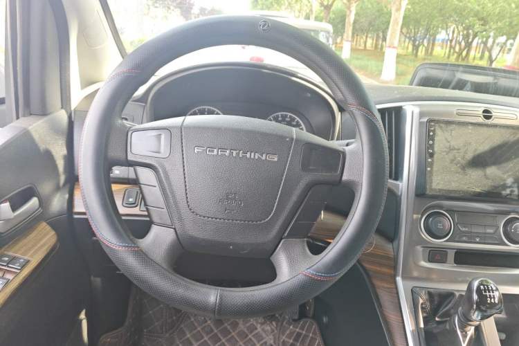Used FORTHING Lingzhi PLUS 2021 2.0L Manual Comfort Version 7 Seats Steering Wheel