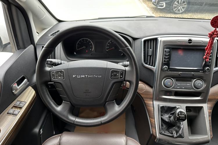 Used FORTHING Lingzhi PLUS 2021 Travel Edition 2.0L Manual Luxury 7-Seater Steering Wheel