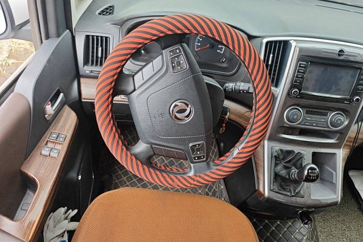 Used FORTHING Lingzhi PLUS 2021 2.0L Manual Luxury 7-Seater Steering Wheel