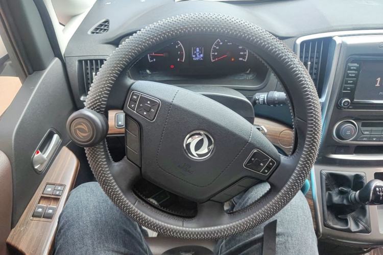 Used FORTHING Lingzhi PLUS 2021 2.0L Manual Luxury 7-Seater Steering Wheel