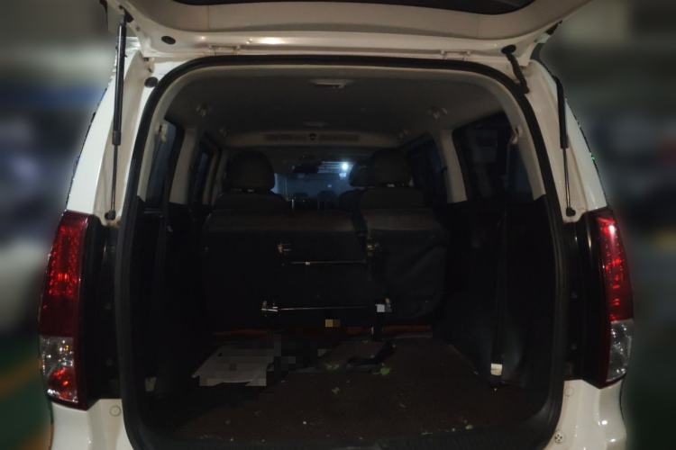 Used FORTHING Lingzhi PLUS 2021 2.0L Manual Luxury CNG 7-Seater Trunk