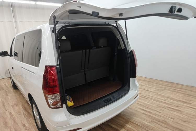 Used FORTHING Lingzhi PLUS 2021 2.0L Manual Luxury 7-Seater Trunk