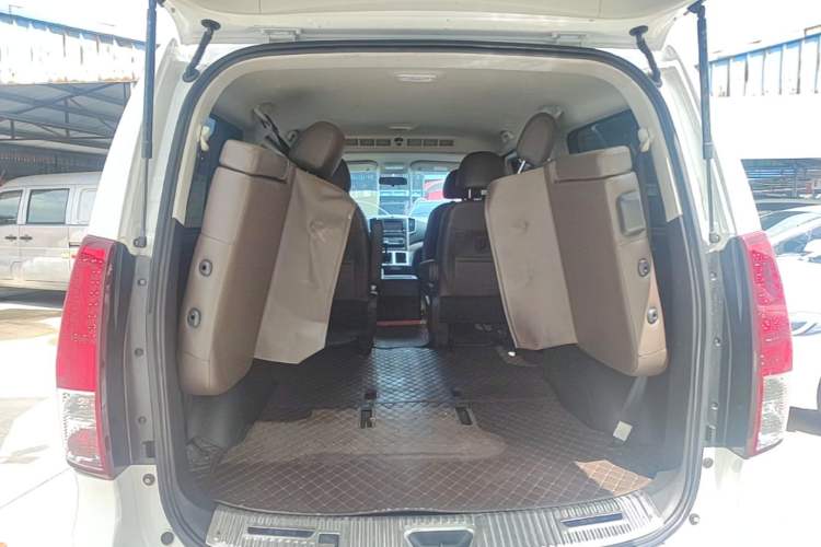 Used FORTHING Lingzhi PLUS 2021 2.0L Manual Luxury 7-Seater Trunk