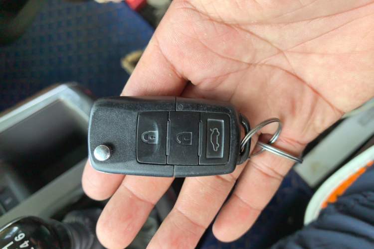 Used FORTHING Lingzhi PLUS 2021 2.0L Manual Luxury 9-Seater Vehicle Key