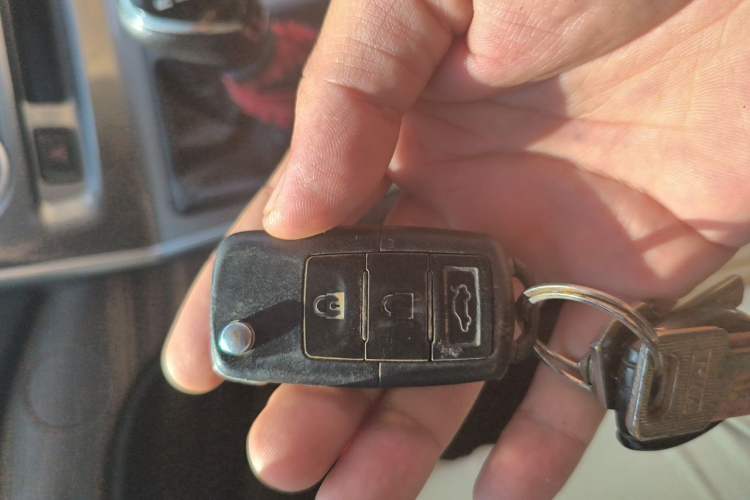 Used FORTHING Lingzhi PLUS 2021 2.0L Manual Luxury CNG 7-Seater Vehicle Key