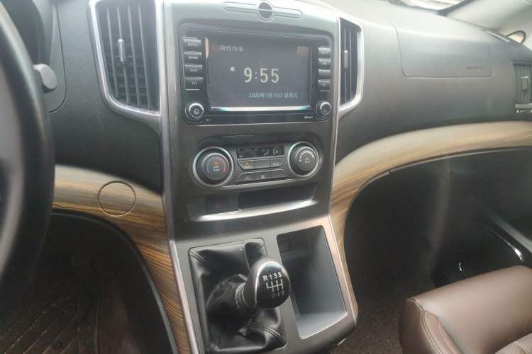 Used FORTHING Lingzhi PLUS 2022 Travel Edition 2.0L Manual Luxury Version 7 Seats Audio And AC Panel