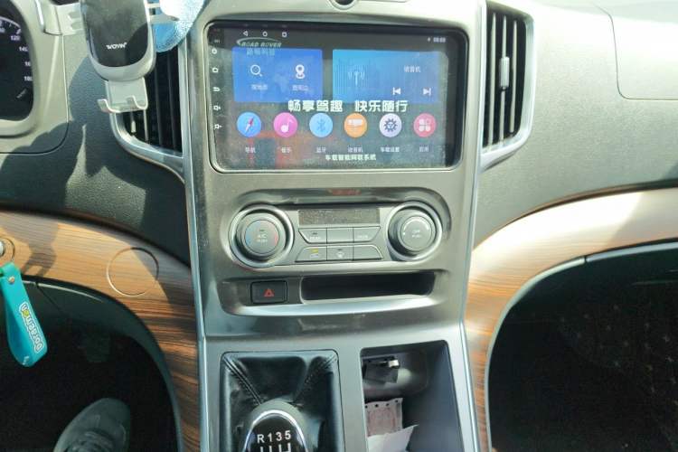 Used FORTHING Lingzhi PLUS 2022 Travel Edition 2.0L Manual Comfort Version 7 Seats Audio And AC Panel