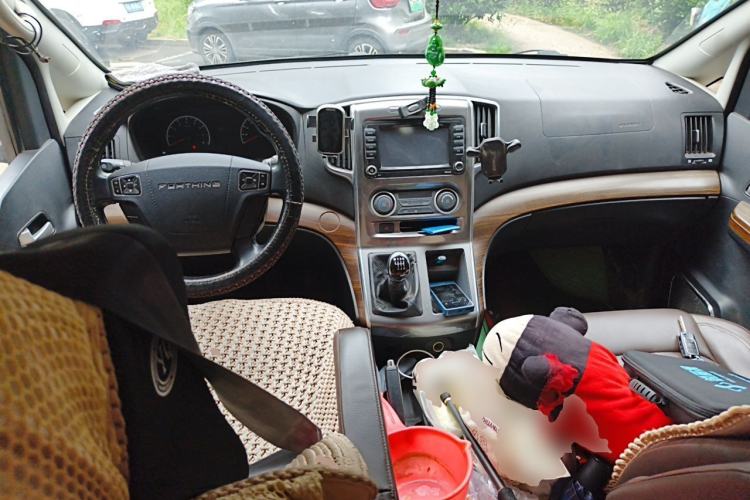 Used FORTHING Lingzhi PLUS 2022 Travel Edition 2.0L Manual Luxury Version 7 Seats Center Console