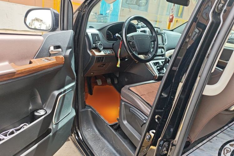 Used FORTHING Lingzhi PLUS 2022 Travel Edition 2.0L Manual Luxury Version 7 Seats Driver Seat