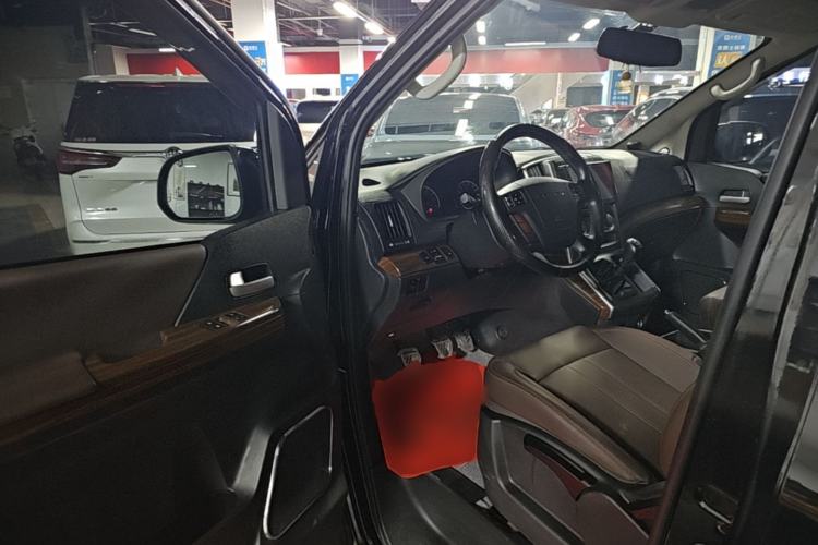 Used FORTHING Lingzhi PLUS 2022 Travel Edition 2.0L Manual Luxury Version 7 Seats Driver Seat