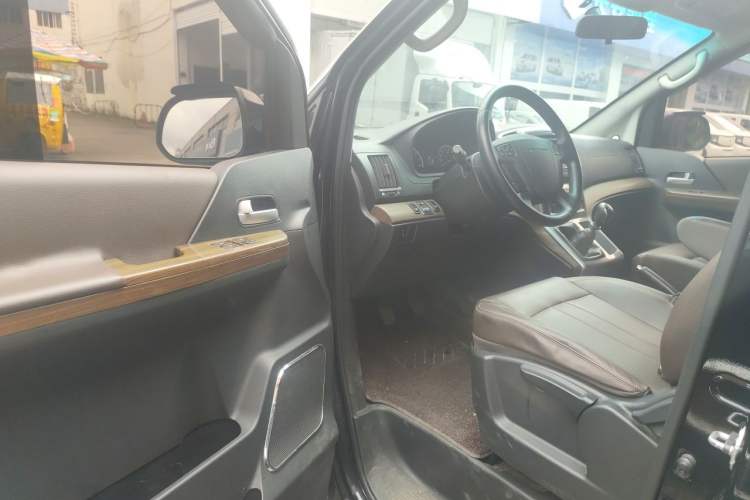 Used FORTHING Lingzhi PLUS 2022 Travel Edition 2.0L Manual Luxury Version 7 Seats Driver Seat