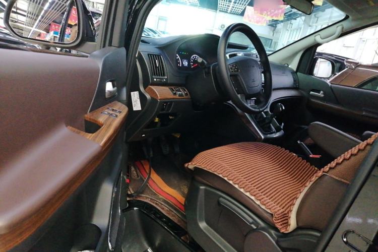 Used FORTHING Lingzhi PLUS 2022 Travel Edition 2.0L Manual Luxury Version 7 Seats Driver Seat