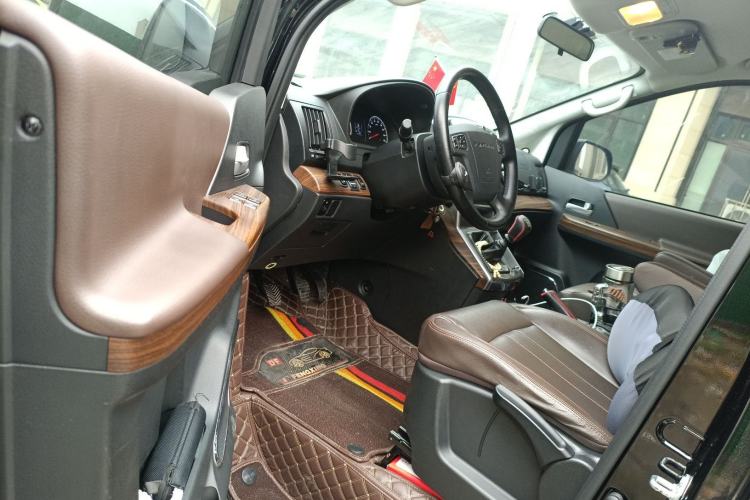 Used FORTHING Lingzhi PLUS 2022 Travel Edition 2.0L Manual Luxury Version 7 Seats Driver Seat