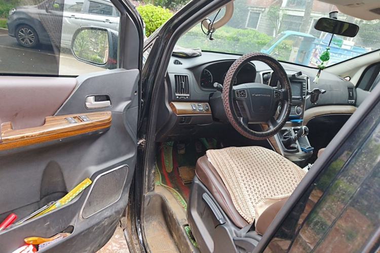 Used FORTHING Lingzhi PLUS 2022 Travel Edition 2.0L Manual Luxury Version 7 Seats Driver Seat