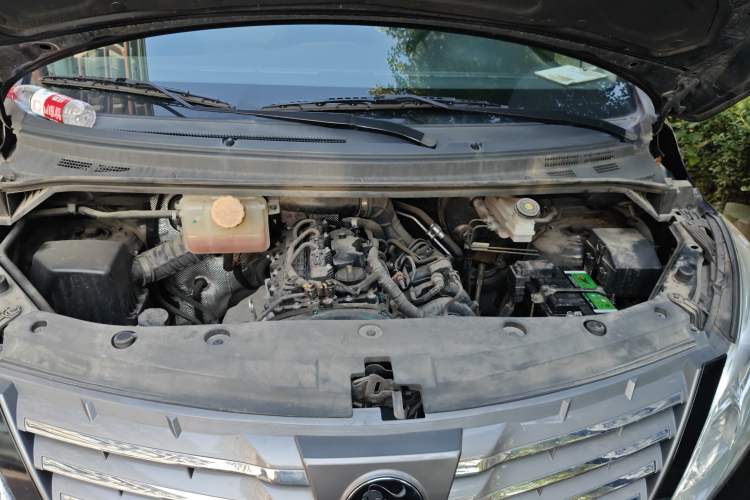 Used FORTHING Lingzhi PLUS 2022 Travel Edition 2.0L Manual Comfort Version 7 Seats Engine Bay