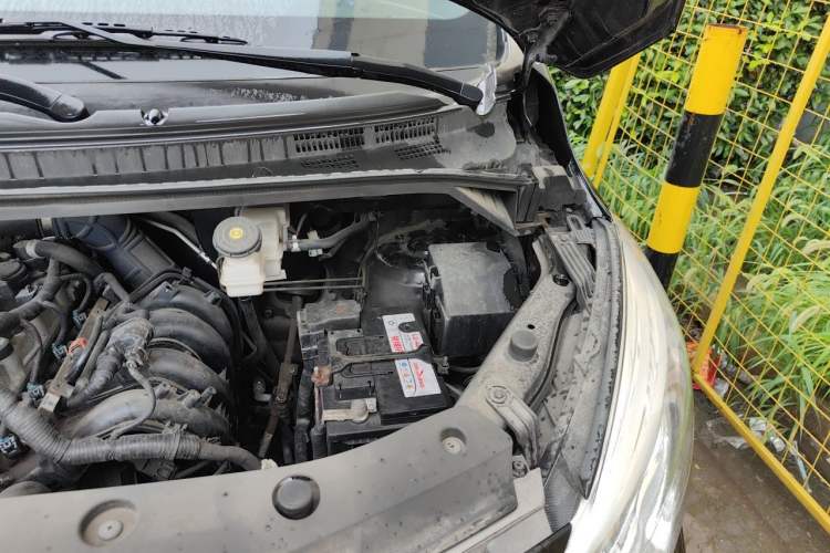 Used FORTHING Lingzhi PLUS 2022 Travel Edition 2.0L Manual Comfort Version 9 Seats Engine Bay Left