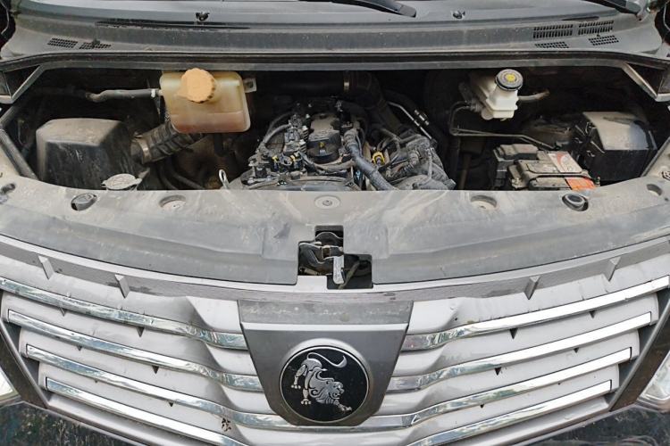 Used FORTHING Lingzhi PLUS 2022 Travel Edition 2.0L Manual Luxury Version 7 Seats Engine Bay