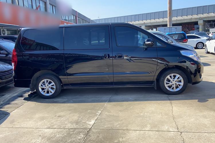 Used FORTHING Lingzhi PLUS 2022 Travel Edition 2.0L Manual Luxury Version 7 Seats Exterior 2