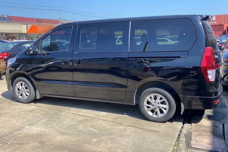 Used FORTHING Lingzhi PLUS 2022 Travel Edition 2.0L Manual Luxury Version 7 Seats Exterior 5