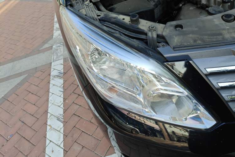 Used FORTHING Lingzhi PLUS 2022 Travel Edition 2.0L Manual Comfort Version 7 Seats Exterior 6