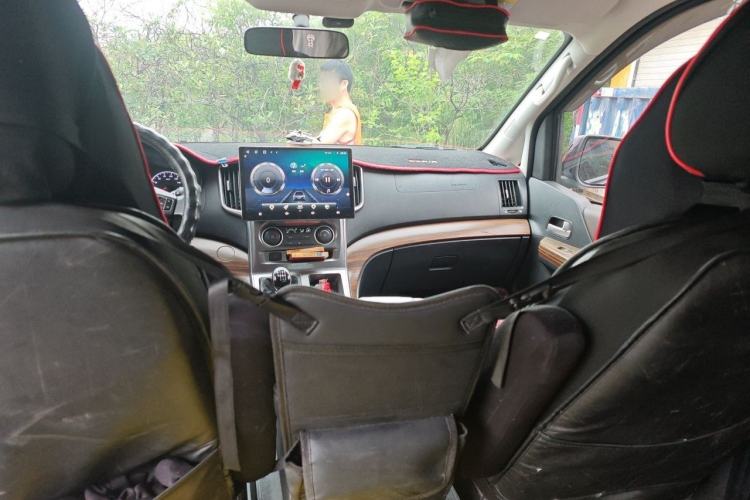 Used FORTHING Lingzhi PLUS 2022 Travel Edition 2.0L Manual Luxury Version 7 Seats Headliner