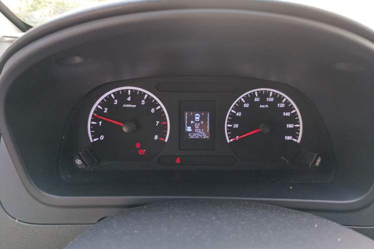 Used FORTHING Lingzhi PLUS 2022 Travel Edition 2.0L Manual Comfort Version 7 Seats Instrument Cluster