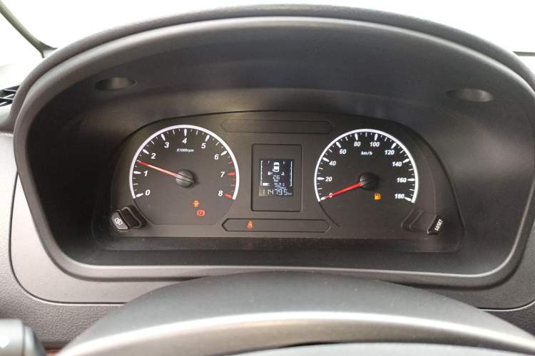 Used FORTHING Lingzhi PLUS 2022 Travel Edition 2.0L Manual Luxury Version 7 Seats Instrument Cluster