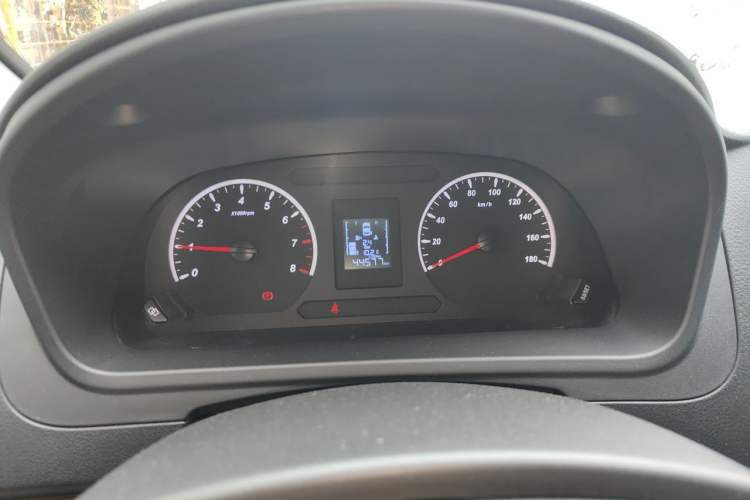 Used FORTHING Lingzhi PLUS 2022 Travel Edition 2.0L Manual Comfort Version 9 Seats Instrument Cluster