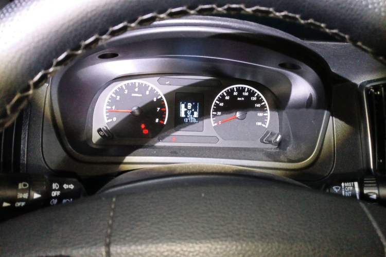 Used FORTHING Lingzhi PLUS 2022 Travel Edition 2.0L Manual Comfort Version 7 Seats Instrument Cluster