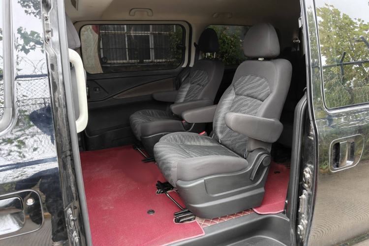 Used FORTHING Lingzhi PLUS 2022 Travel Edition 2.0L Manual Comfort Version 7 Seats Interior 3