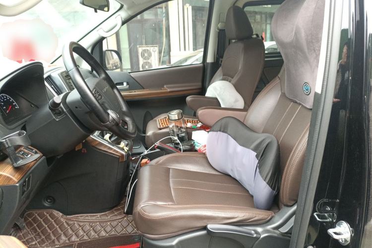 Used FORTHING Lingzhi PLUS 2022 Travel Edition 2.0L Manual Luxury Version 7 Seats Left Front Seat