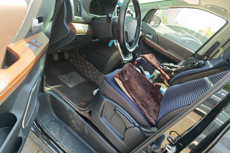 Used FORTHING Lingzhi PLUS 2022 Travel Edition 2.0L Manual Comfort Version 7 Seats Left Front Seat