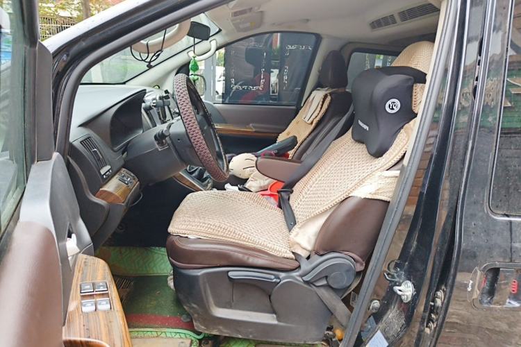 Used FORTHING Lingzhi PLUS 2022 Travel Edition 2.0L Manual Luxury Version 7 Seats Left Front Seat