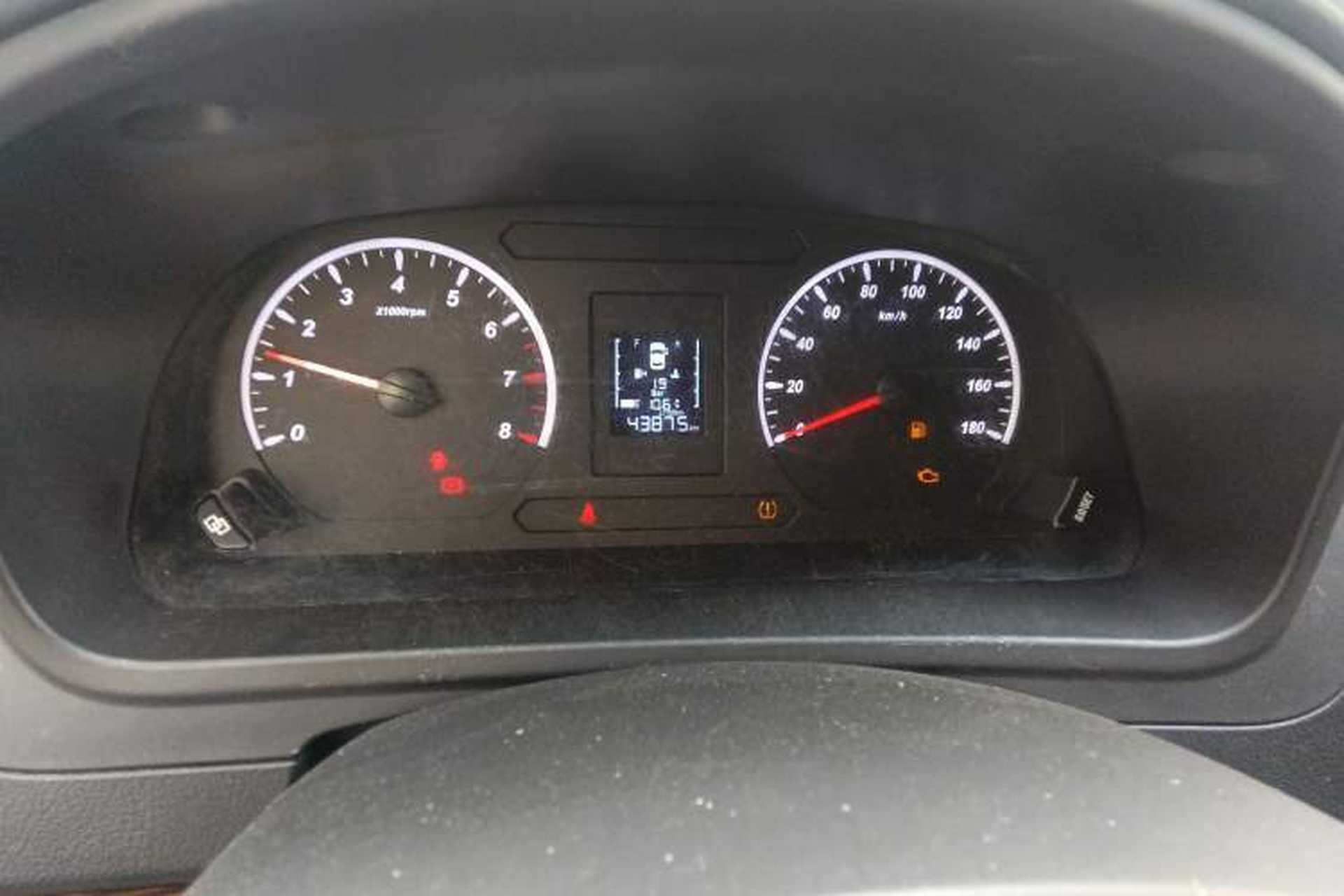 Used FORTHING Lingzhi PLUS 2022 Travel Edition 2.0L Manual Luxury Version 7 Seats Odometer Close Up