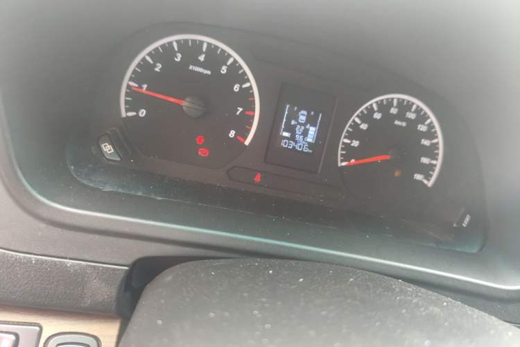 Used FORTHING Lingzhi PLUS 2022 Travel Edition 2.0L Manual Luxury Version 7 Seats Odometer Close Up