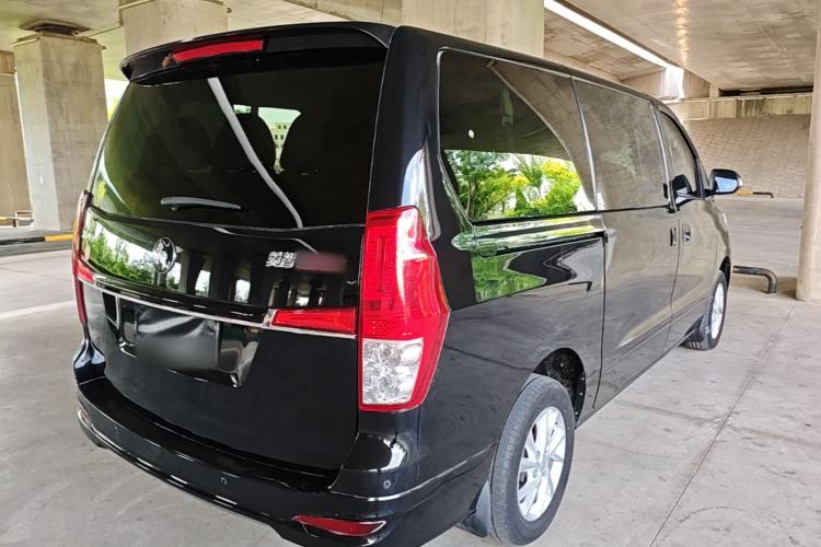 Used FORTHING Lingzhi PLUS 2022 Travel Edition 2.0L Manual Luxury 9-Seater Rear Right 45 Deg