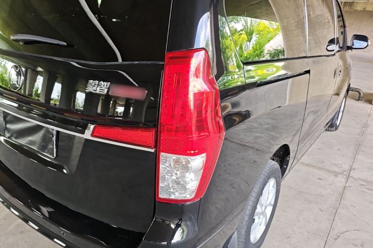 Used FORTHING Lingzhi PLUS 2022 Travel Edition 2.0L Manual Luxury 9-Seater Right Rear Taillight