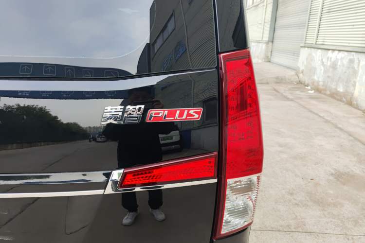 Used FORTHING Lingzhi PLUS 2022 Travel Edition 2.0L Manual Comfort Version 7 Seats Right Rear Taillight