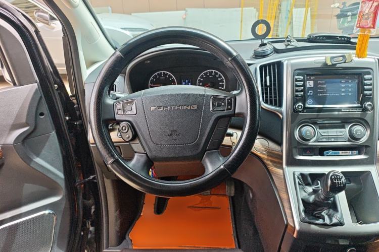 Used FORTHING Lingzhi PLUS 2022 Travel Edition 2.0L Manual Luxury Version 7 Seats Steering Wheel