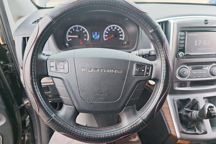 Used FORTHING Lingzhi PLUS 2022 Travel Edition 2.0L Manual Luxury Version 7 Seats Steering Wheel