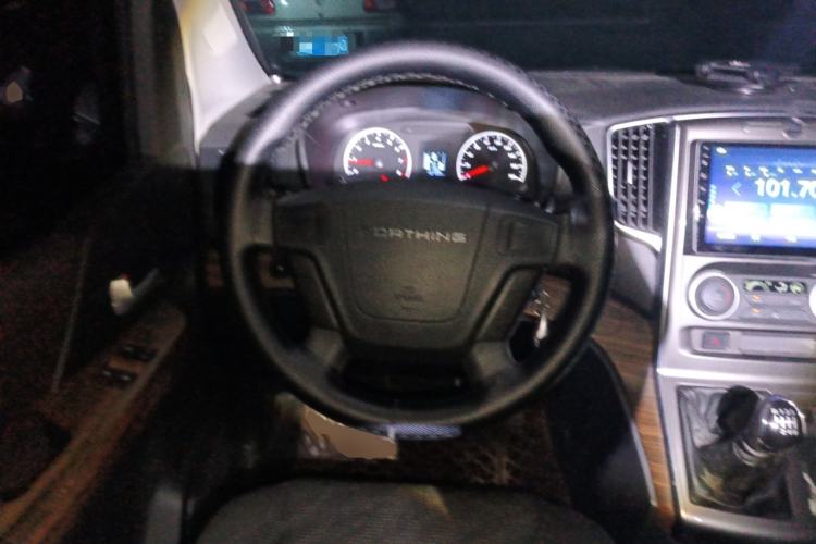 Used FORTHING Lingzhi PLUS 2022 Travel Edition 2.0L Manual Comfort Version 7 Seats Steering Wheel