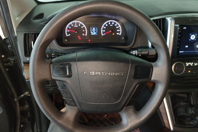 Used FORTHING Lingzhi PLUS 2022 Travel Edition 2.0L Manual Comfort Version 7 Seats Steering Wheel