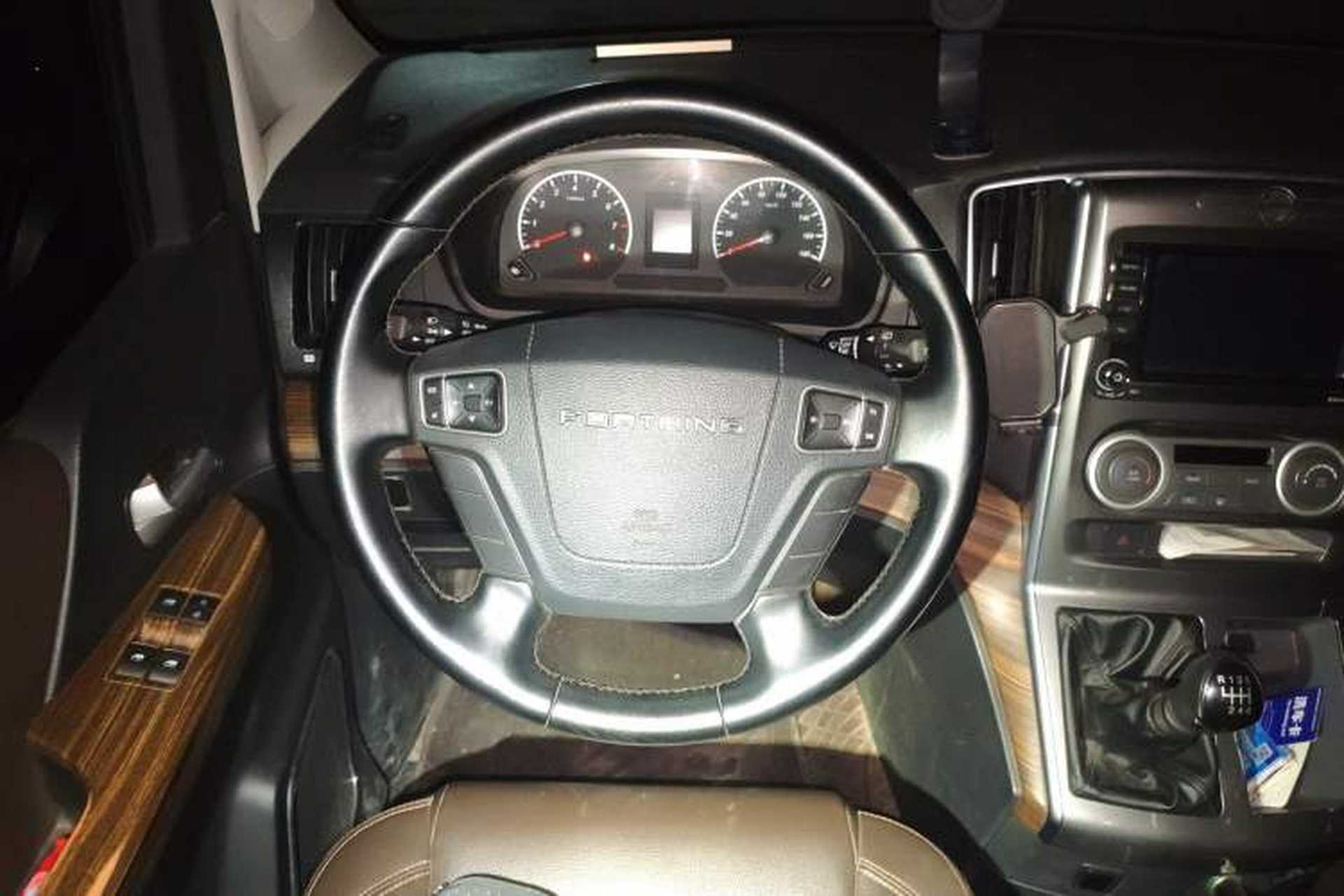 Used FORTHING Lingzhi PLUS 2022 Travel Edition 2.0L Manual Luxury Version 7 Seats Steering Wheel