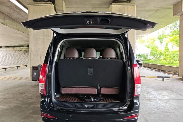 Used FORTHING Lingzhi PLUS 2022 Travel Edition 2.0L Manual Luxury 9-Seater Trunk