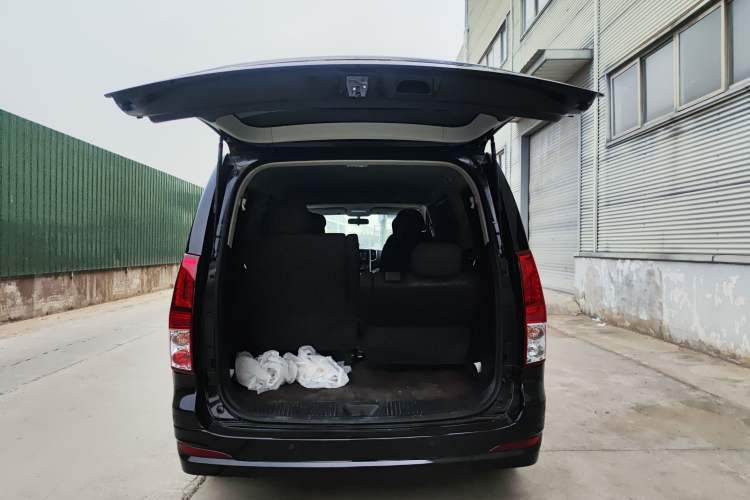 Used FORTHING Lingzhi PLUS 2022 Travel Edition 2.0L Manual Comfort Version 7 Seats Trunk
