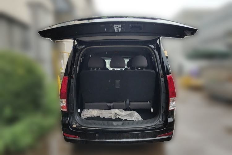 Used FORTHING Lingzhi PLUS 2022 Travel Edition 2.0L Manual Comfort Version 9 Seats Trunk