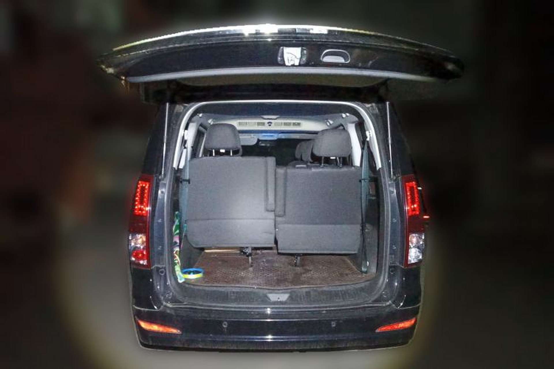 Used FORTHING Lingzhi PLUS 2022 Travel Edition 2.0L Manual Comfort Version 7 Seats Trunk