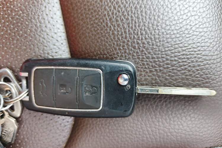Used FORTHING Lingzhi PLUS 2022 Travel Edition 2.0L Manual Luxury Version 7 Seats Vehicle Key
