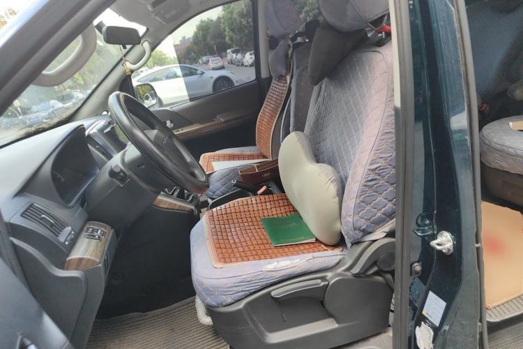 Used FORTHING Lingzhi PLUS 2022 Travel Edition 2.0L Manual Comfort Version 7 Seats Left Front Seat